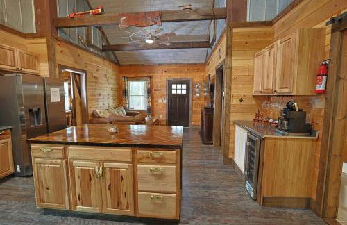 Rustic Modern Cabin with Hot Tub near rafting and Great Smokey Mountains - Foto 27