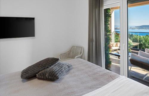 Seaview Villa Stanka with Pool and attached Jacuzzi - Photo 24