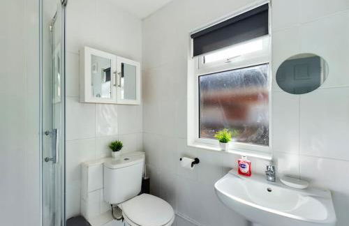 Whitmore House By RMR Accommodations - Newly Refurbed - Modern - Parking - Central - Foto 35