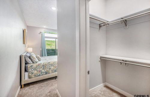 Modern 3-Story Townhome - Foto 9