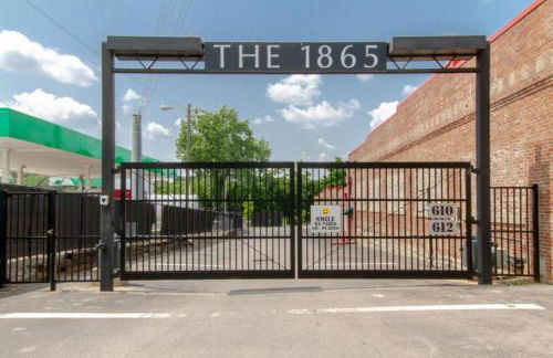 Amazing Amenities and Location - 1 Bedroom Condo - Foto 30