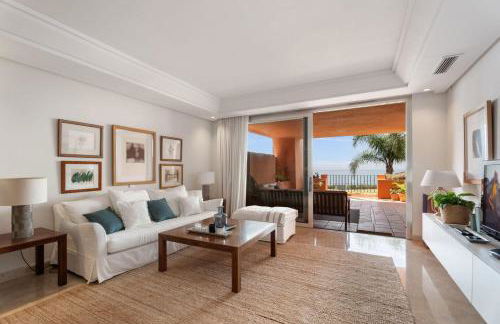 Exclusive 1 line Beach Apartment in Marbella with Panoramic Views - Foto 9