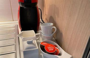 Spacious 3BR/2BT Apartment with A/C in City Center - Photo 18