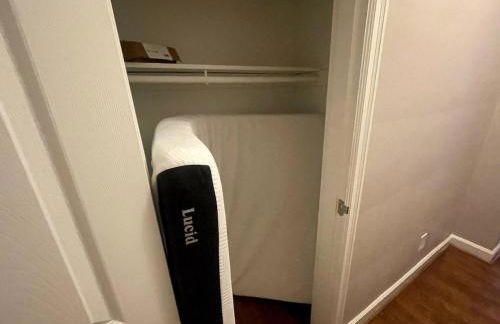 3rd Floor 2BD near DPAC, Duke, and Hospital - Foto 11