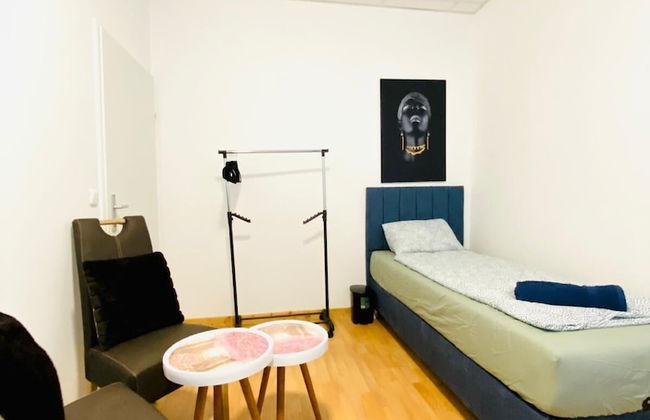 Stylish Shared 3-Bedroom Stay Near City - Foto 9