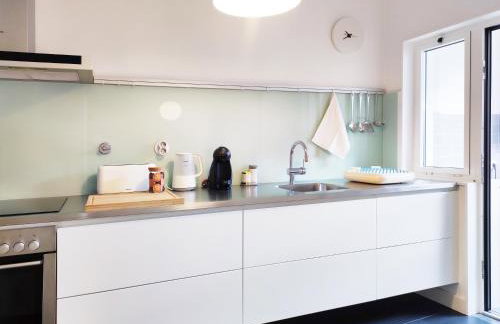 E36 - AC & Parking - Bright & Spacious Apartment - Foto 25