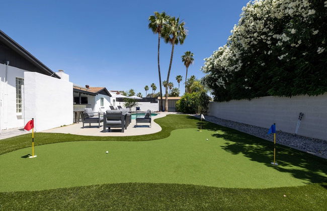 Grayhawk by Avantstay Modern Home w/ Pool, Hot Tub, Bocce, Fire Pit, Pool Table, Putt-putt & Putting Green - Foto 40