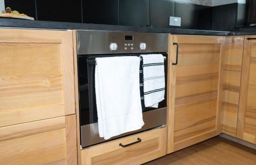 Stylish 4 bed - Contractor Stays, Wi-fi, Plenty of Parking - Foto 25