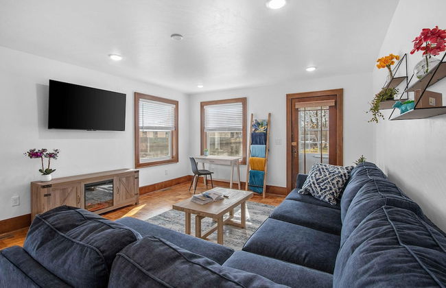 Riverfront Kayaks Bay Access Sleeps 15 - Foto 2