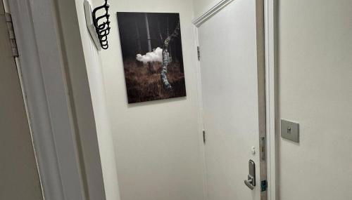 Studio - Sleeps 1 - Acton Park & Stn Close - Photo 3