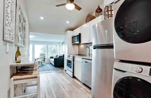 "Seaglass" Dazzles with Exceptional Bay Views! - Foto 4
