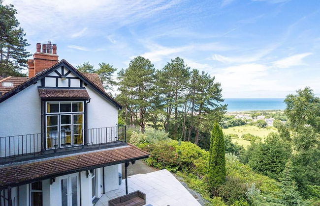 Delightful Holiday Home With sea Views and Hot Tub - Photo 43