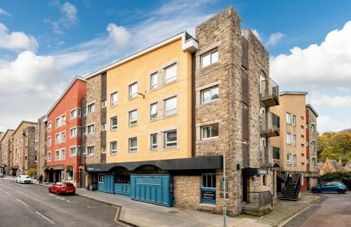 Royal Mile Retreat - Photo 23