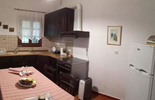 Άνετος χώρος με parking, αυλή και θαυμάσια θέα - Foto 9