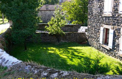 Maison de charme en campagne à Arlempdes avec jardin - Foto 2