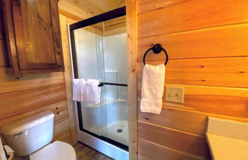 B3 NEW Awesome Tiny Home with AC Mountain Views Minutes to Skiing Hiking Attractions - Foto 29