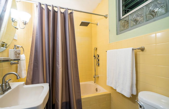 Aparthotel in Havana - Photo 42