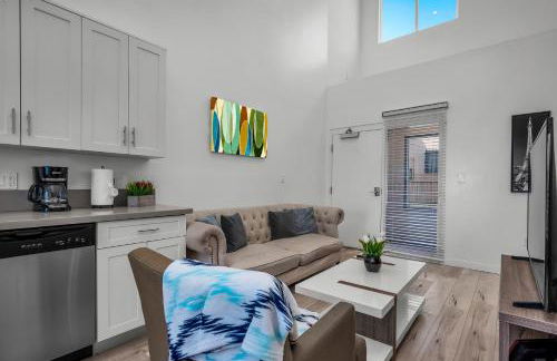 Modern 1-Bedroom Loft in Hollywood with Parking, WiFi & Hollywood Sign View - Foto 6