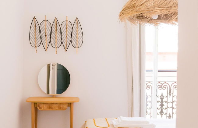 President Pais Apartment - Photo 9