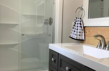 Luxury 6BR Retreat Firepit Foosball Backyard - Foto 15