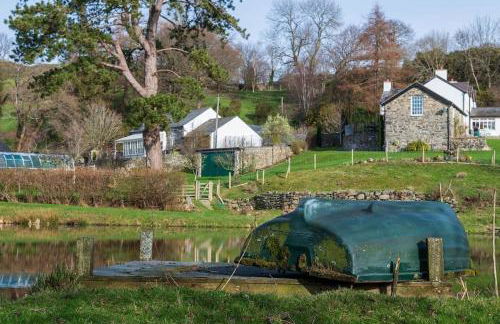 PLAS IWRWG GRANARY - Stunning Barn Conversion based in North Wales - Photo 10