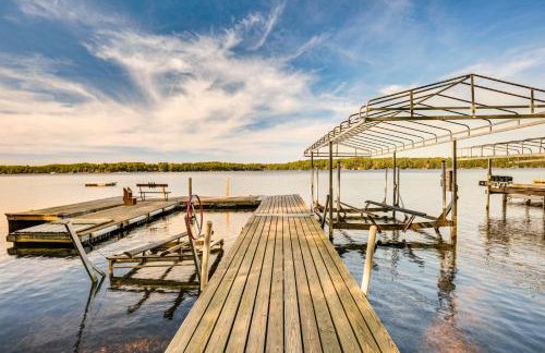 Lake Tomahawk Fall Retreat with Foliage and Lake Views - Photo 33