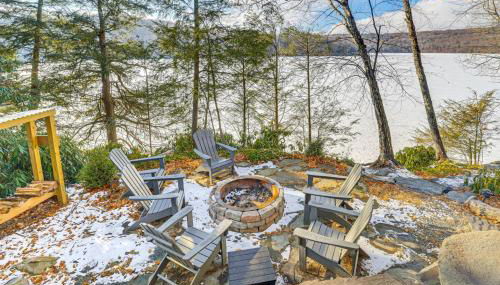 Lakefront Cottage with Dock, Hot Tub and Fire Pit - Foto 4