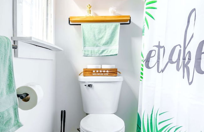 NEW Luxe Pet Friendly Free Parking Downtown - Foto 41