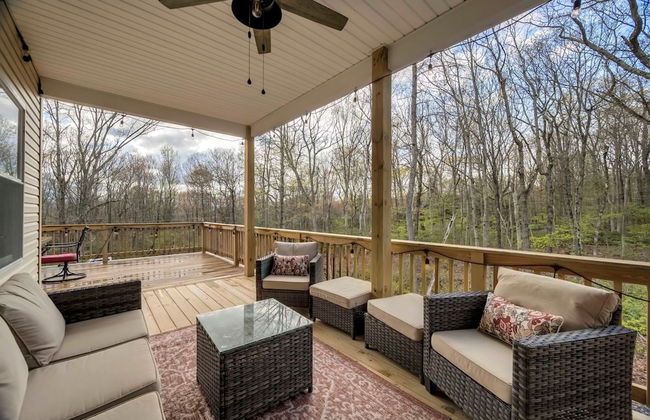 Bear Creek Bliss by Avantstay Sleeps 16 Game Room Deck Fire Pit - Photo 2