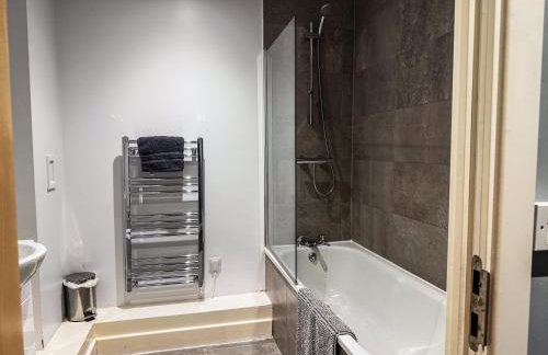 Modern Central Apartment Sleeps 6, Free parking - Foto 5