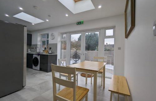5 Ensuite Bedroom House Near Centre Free Parking - Foto 3