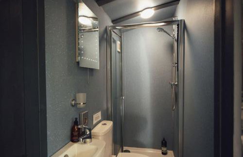 Lomu - Cosy Coastal Shepherd's Hut with Log-Burner and WiFi - Foto 4