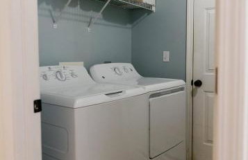 "The Dawning House" - Peaceful Modern Stay w/ Yard - Foto 19