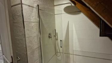 Chalet con encanto Jardín y Parking Privado - Foto 2