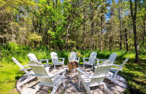 The Goat and Cherry - Dogs, Fire Pit & Hot Tub, Escape to Sister Bay! - Foto 39