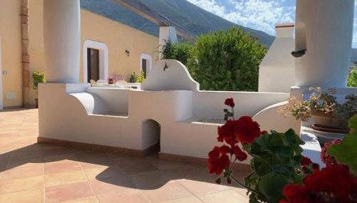 Casa Il Girasole, panoramica e a pochi passi dal centro di Malfa - Foto 5