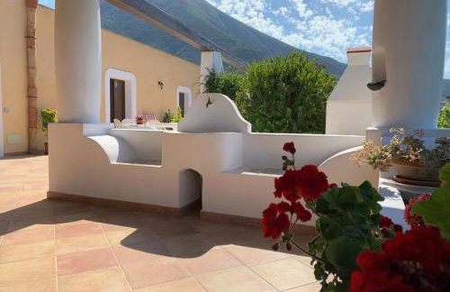 Casa Il Girasole, panoramica e a pochi passi dal centro di Malfa - Foto 5