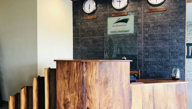 The Streamliner Hotel Apartment - Foto 3, Zona de estar del vestíbulo