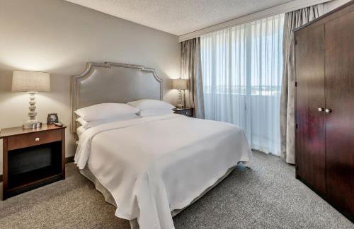 Cozy Two Room Suite with Modern Touches and Pool - Foto 3