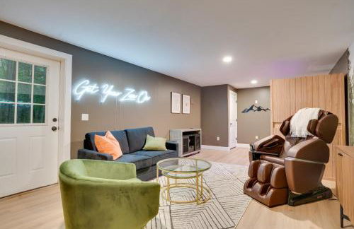 '"Luxury Mountain Getaway'" Sauna, Hot Tub, Massage Chair, Pool Table - Photo 5