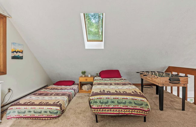 Hygge Home by Avantstay Deck for Outdoor Living, Fire Pit, Game Table - Photo 20