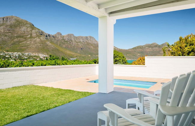 Unwind in Coastal Charm at Villa Santorini - Photo 28