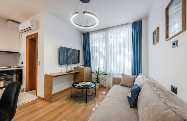 Coastal Pines Studio - Photo 16