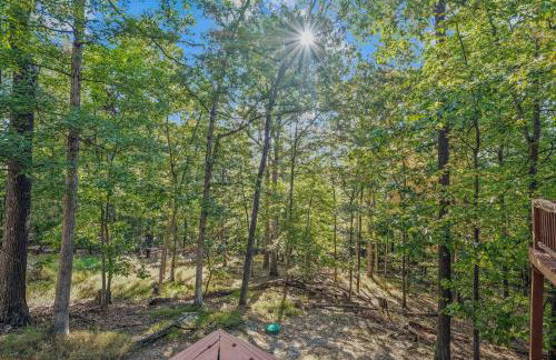 Almost Heaven - Grill, 2 King Beds, Wifi, Deck, Pool Access, Hiking, Wood Stove, Family Friendly - Foto 16