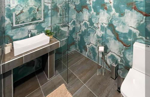 Favelas Luxury Apartments - Photo 30