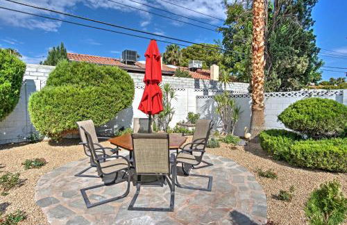 Stunning Home with Private Oasis - 1 half Mile to Strip - Foto 23