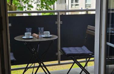 Modern Homes - Voll ausgestatte Wohnung - Balkon - Hotelbetten - 4K TV - WLAN - Photo 12