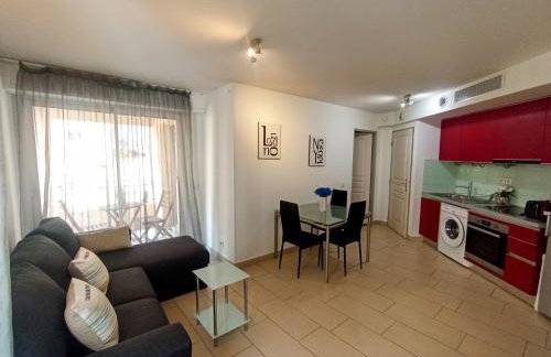 Quiet Appartment AC 400m Palais & 100m Beach - Foto 9