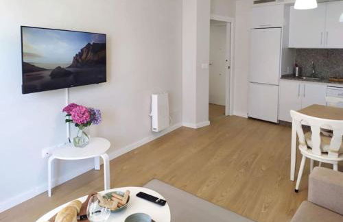 0143 Apartamento nuevo y céntrico - Foto 6