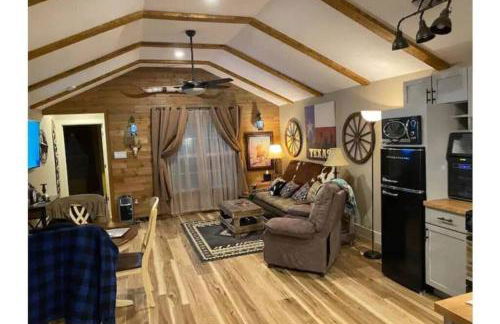 Stockyards-Walk 1 Block to StockYards-Cowboy Cabin - Photo 3